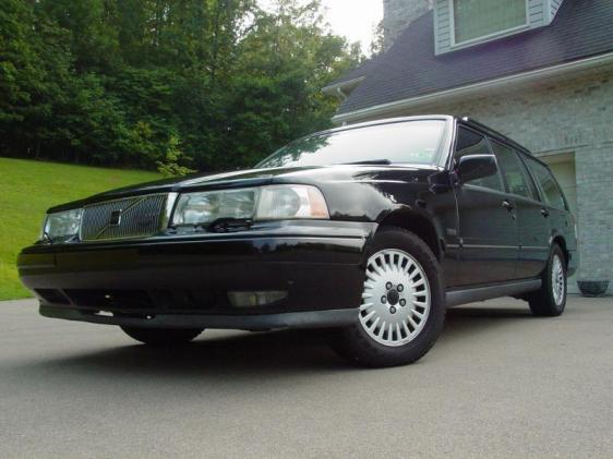 1997 Volvo V90 - Front
