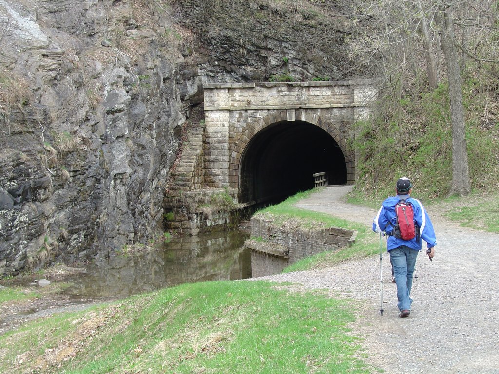 Entrance to Paw Paw Tunnel