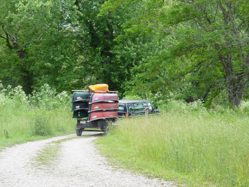 Trough Outfitters bringing group to launch canoes - Click to Enlarge