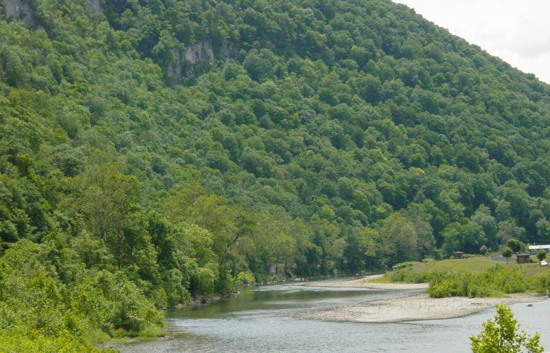 Public Launch near bridge at Cunningham Lane - Click to Enlarge