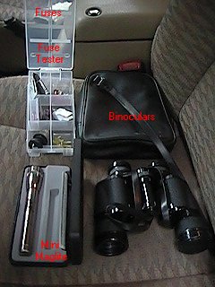 Console organization - Fuse Kit, Flash Light and Binoculars